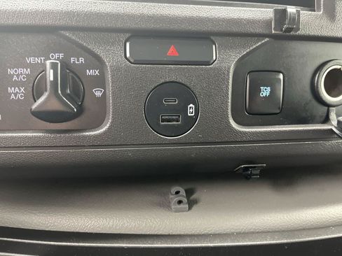 Used 2022 Ford E-350 and Econoline 350 Super Duty w/ Power Windows & Locks Group RWD image 17
