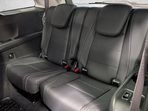 New 2026 Mercedes-Benz GLS 450 4MATIC image 16