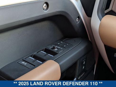 Used 2025 Land Rover Defender 110 X-Dynamic SE image 22