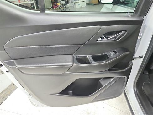 Used 2023 Chevrolet Traverse Premier image 39