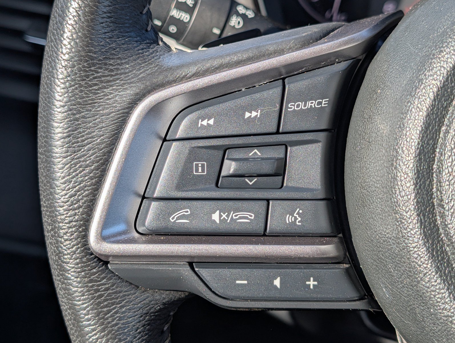 Used 2025 Subaru Outback Premium AWD/4WD image 25