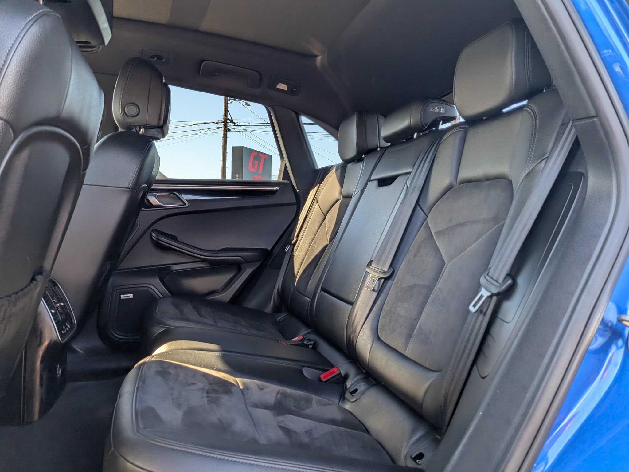 Used 2018 Porsche Macan AWD/4WD image 6