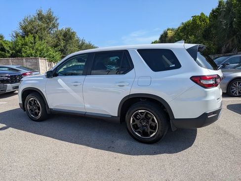 Used 2025 Honda Pilot EX-L image 6