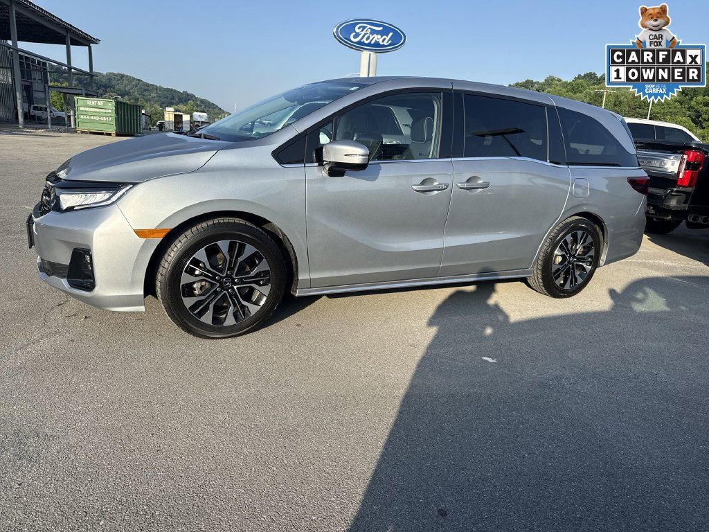 Used 2025 Honda Odyssey Elite image 3