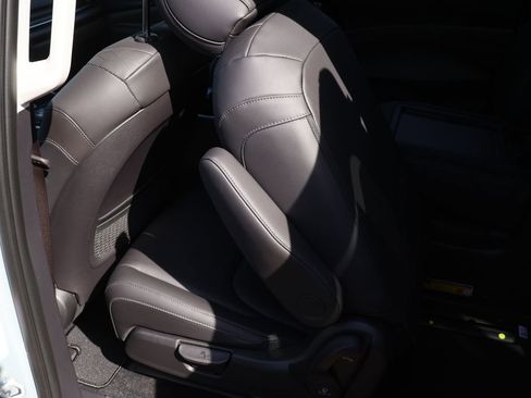 New 2026 Kia Carnival EX image 14