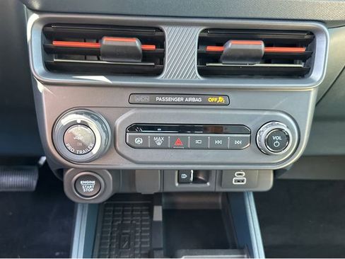 New 2025 Ford Maverick Lariat w/ 4K Tow Package image 28