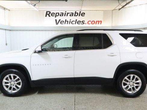 Used 2020 Chevrolet Traverse LT FWD image 1