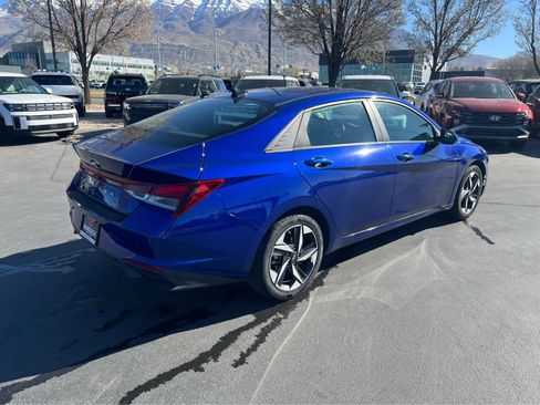Used 2023 Hyundai Elantra SEL w/ Convenience Package image 7