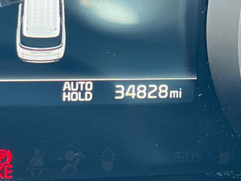 Used 2024 Kia Carnival LX FWD image 4