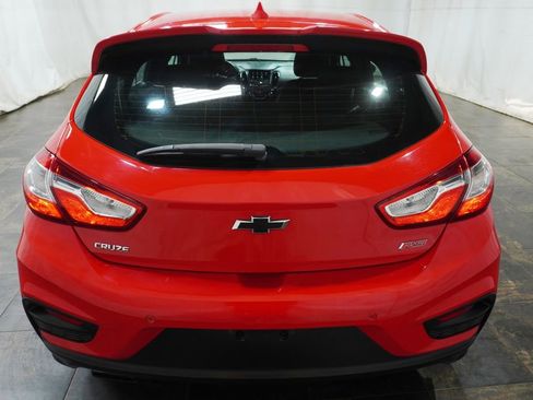 Used 2019 Chevrolet Cruze LT w/ Convenience Package FWD image 4
