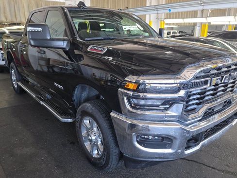 Used 2026 RAM 2500 Big Horn AWD/4WD image 2