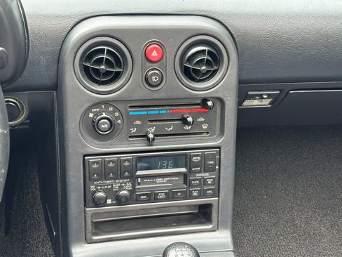 Used 1990 MAZDA MX-5 Miata RWD image 36