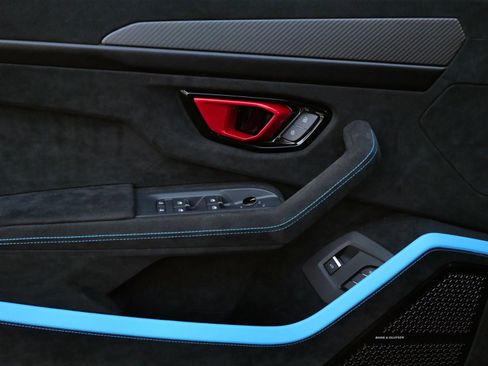 Used 2023 Lamborghini Urus Performante AWD/4WD image 20