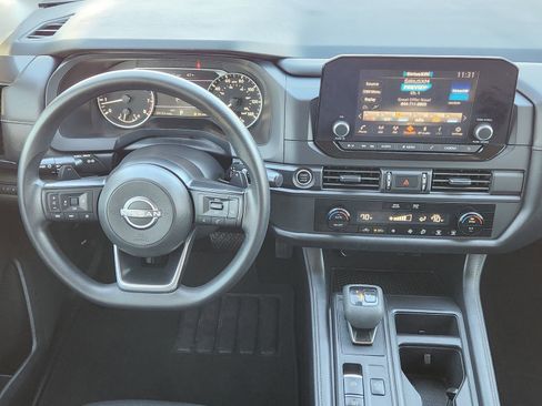 Used 2023 Nissan Pathfinder S image 29