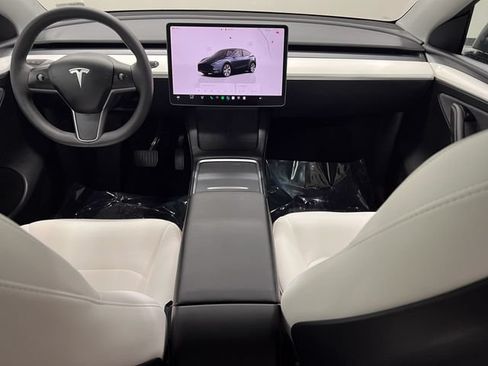 Used 2024 Tesla Model Y Long Range AWD/4WD image 14
