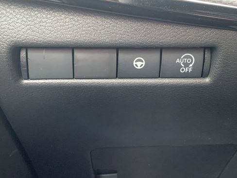 New 2026 Nissan Kicks SR w/ Cold Weather Package FWD image 16