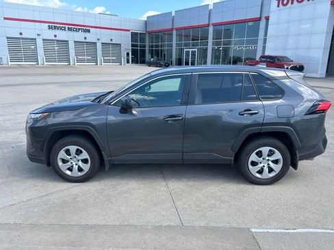 Used 2024 Toyota RAV4 LE AWD/4WD image 7