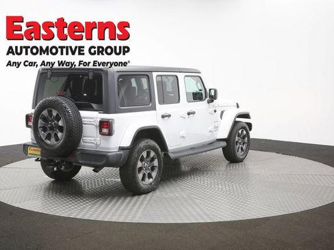 Used 2018 Jeep Wrangler Unlimited Sahara AWD/4WD image 36