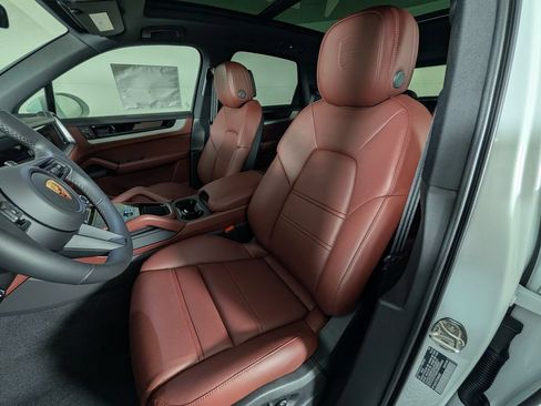 New 2026 Porsche Cayenne AWD/4WD image 5