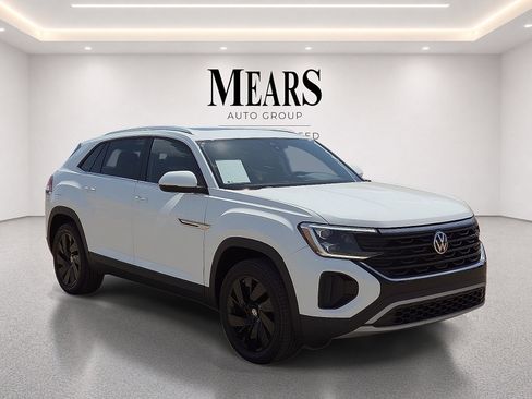 Used 2025 Volkswagen Atlas Cross Sport SE FWD image 7