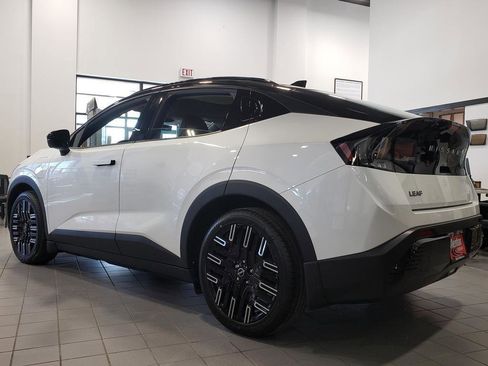 New 2026 Nissan Leaf Platinum+ w/ Cargo Package (Platinum+) image 4