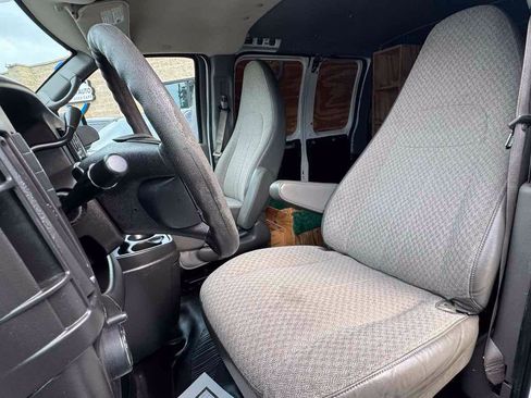 Used 2014 Chevrolet Express 1500 RWD image 18