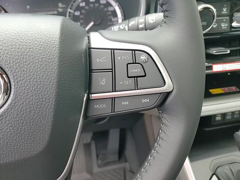 New 2026 Toyota Highlander XLE image 15