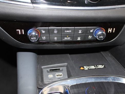 Used 2024 Buick Enclave Premium image 46