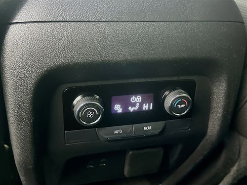 Used 2024 Chevrolet Traverse LT w/ Midnight/Sport Edition image 32