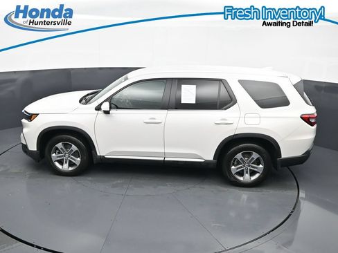 Used 2025 Honda Pilot EX-L image 18