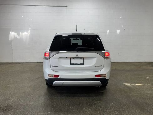 Used 2015 Mitsubishi Outlander SE FWD image 4