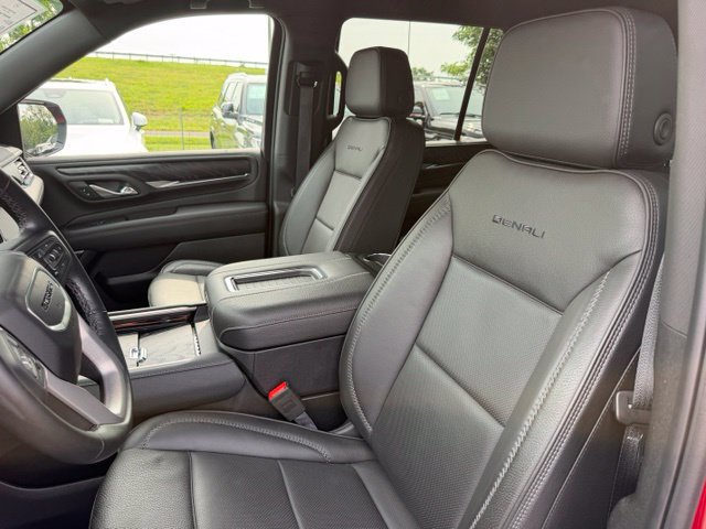Used 2024 GMC Yukon Denali AWD/4WD image 15
