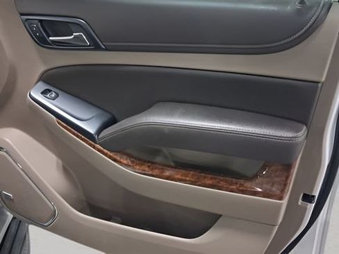 Used 2015 Chevrolet Suburban LTZ AWD/4WD image 19