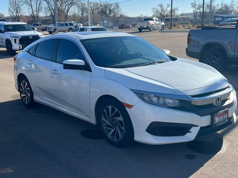 Used 2017 Honda Civic EX image 2