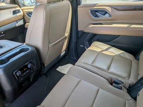 Used 2024 Chevrolet Suburban Premier AWD/4WD image 34