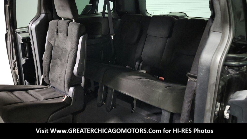 Used 2015 Dodge Grand Caravan SXT w/ Blacktop Package FWD image 24