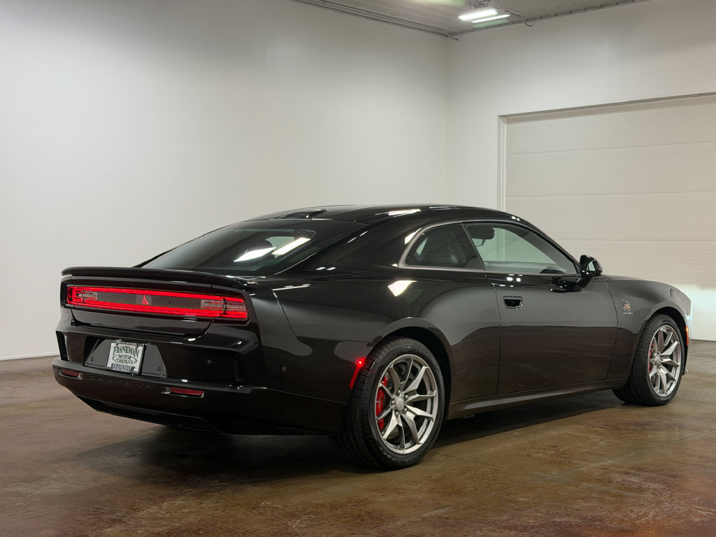 Used 2025 Dodge Charger Daytona Scat Pack w/ Track Pack AWD/4WD image 4