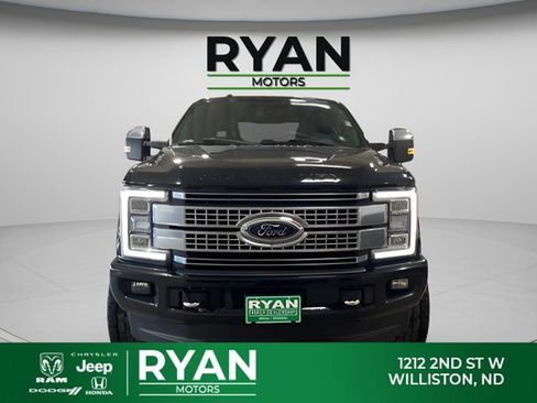 Used 2017 Ford F350 Platinum w/ Platinum Ultimate Package AWD/4WD image 8