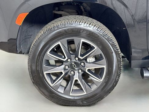 Certified 2022 Chevrolet Tahoe Z71 w/ Z71 Off-Road Package AWD/4WD image 32