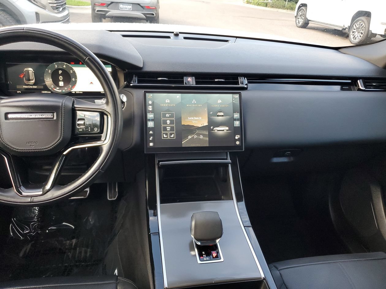 Used 2025 Land Rover Range Rover Velar Dynamic SE AWD/4WD image 13
