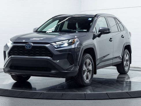 Used 2024 Toyota RAV4 XLE image 6