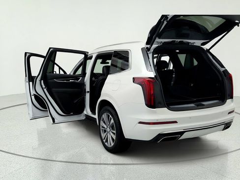 Used 2024 Cadillac XT6 Premium Luxury w/ LPO, Floor Liner Package AWD/4WD image 11