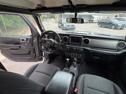 Used 2021 Jeep Gladiator Sport AWD/4WD image 10