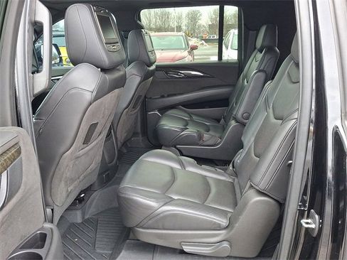 Used 2019 Cadillac Escalade ESV Platinum image 8