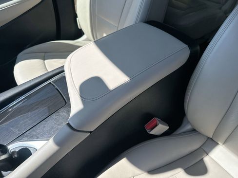 Used 2021 Buick Enclave Premium w/ Sun and Sites Package image 21