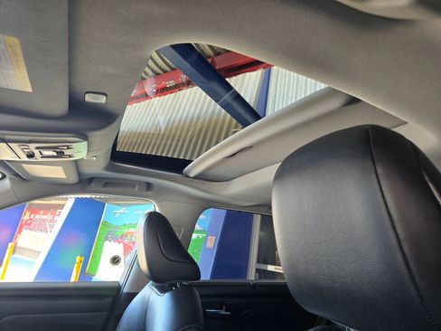 Used 2023 Toyota Highlander XLE image 13