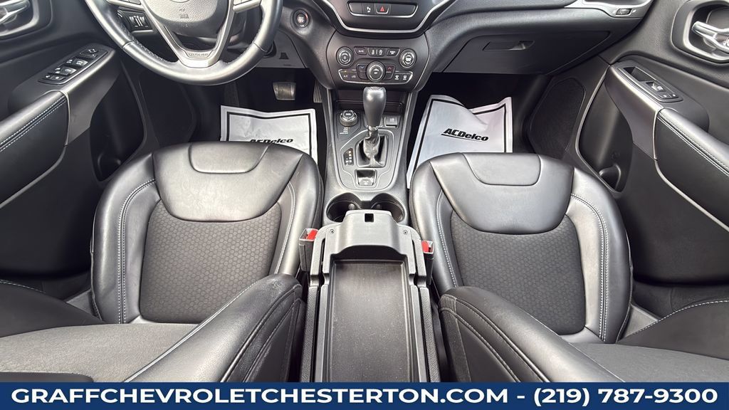 Used 2019 Jeep Cherokee Latitude Plus AWD/4WD image 44