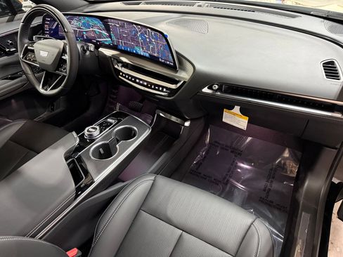 New 2026 Cadillac Lyriq Sport AWD/4WD image 47