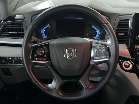 Used 2024 Honda Odyssey Touring image 16