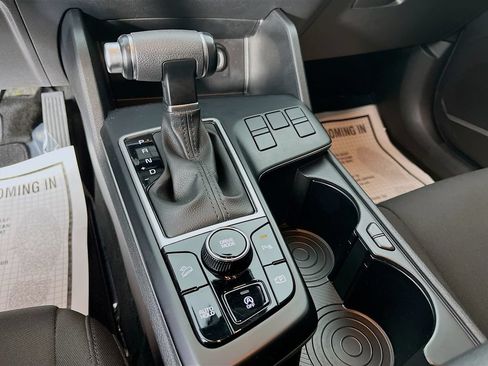 Used 2024 Kia Sportage LX FWD image 23
